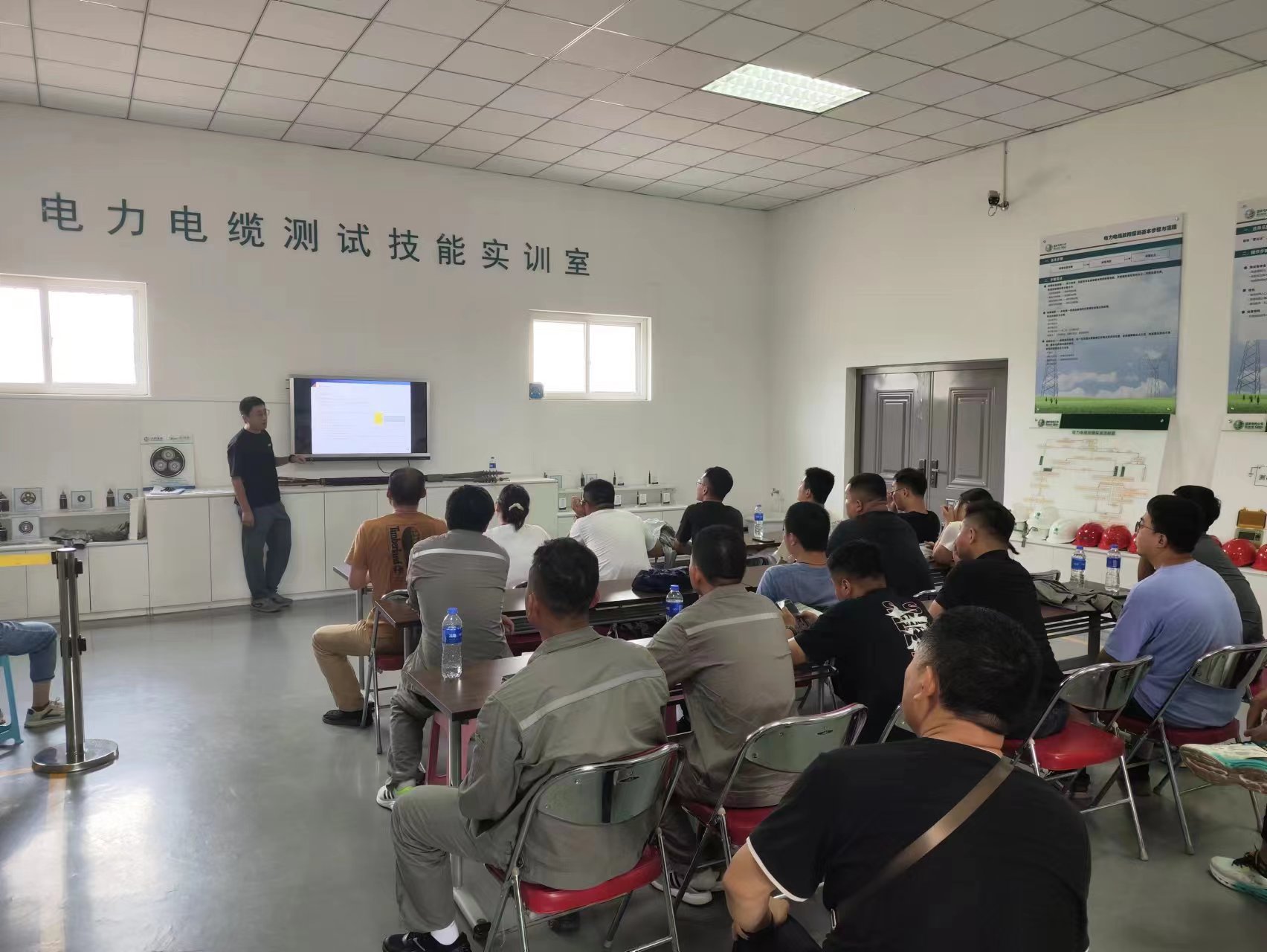 康高特*MPD 600局放測(cè)量與分析系統(tǒng)與國(guó)網(wǎng)冀北電力有限公司培訓(xùn)