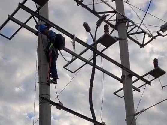 康高特Ronaldo高能量<a href='http://m.dlhyyoga.com/Ppzq/ersted.html'>電纜故障定位儀</a> 現(xiàn)場(chǎng)準(zhǔn)確檢測(cè)35kv電纜故障點(diǎn)