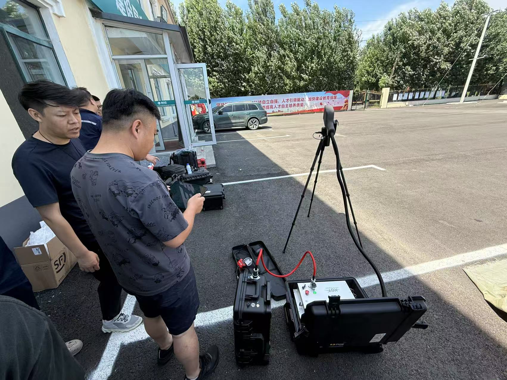 激光清障儀電力服務現(xiàn)場