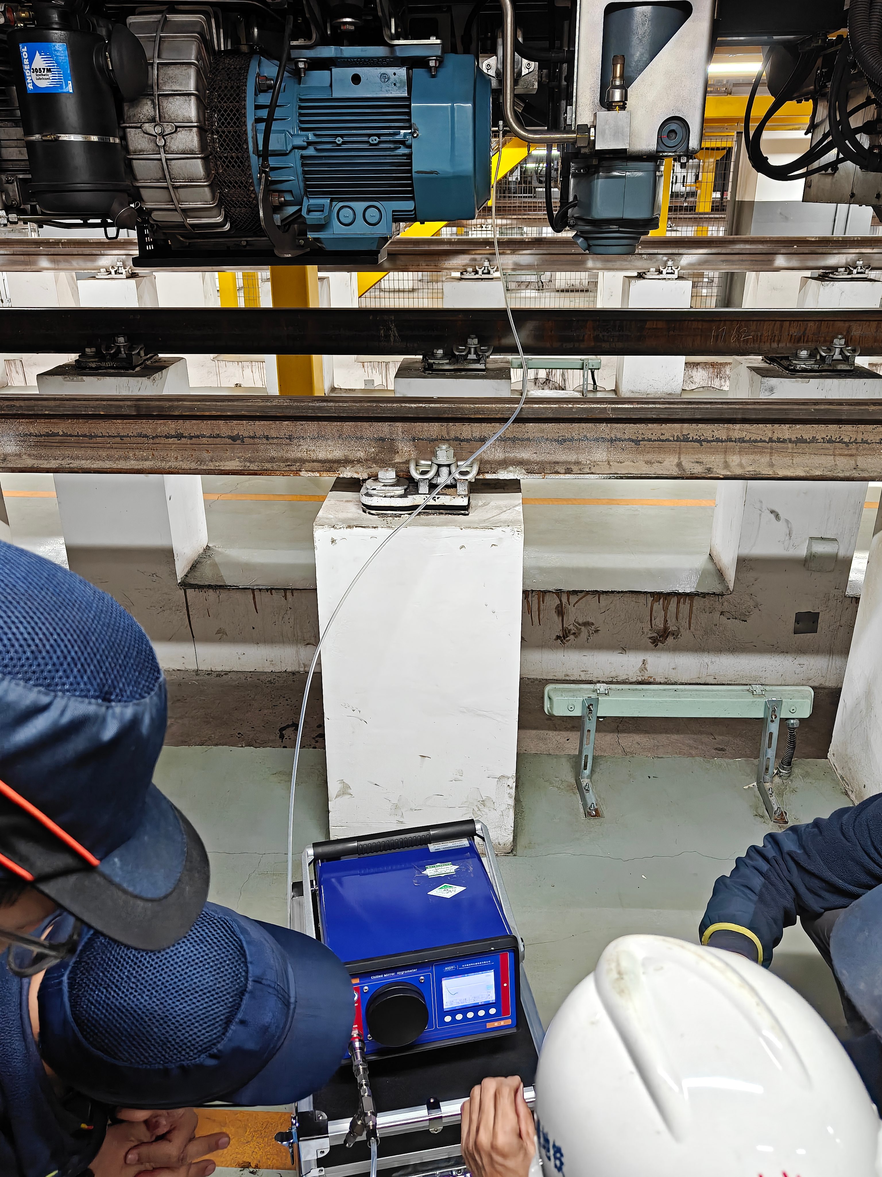 北京康高特 CDPM-1000精密智能露點儀應(yīng)用現(xiàn)場