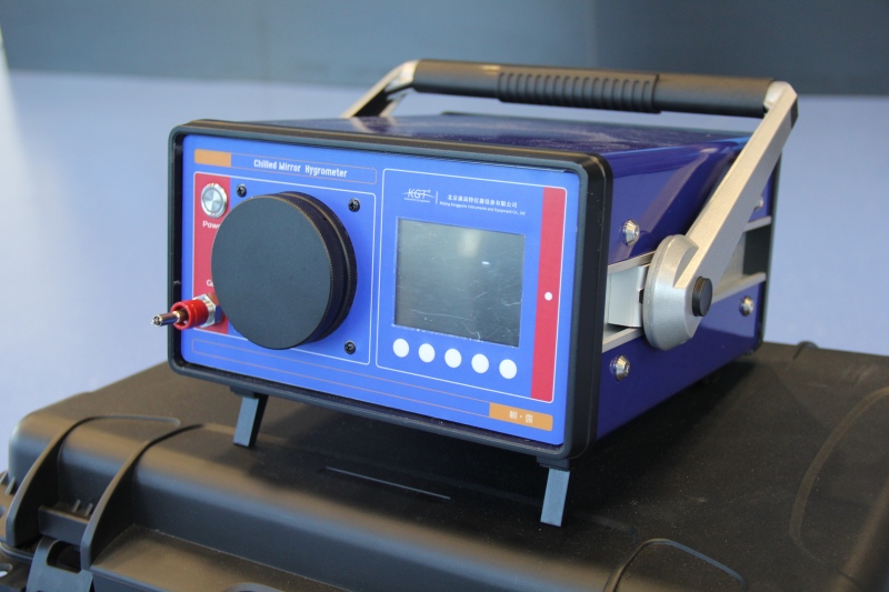 朝露 精密智能露點儀