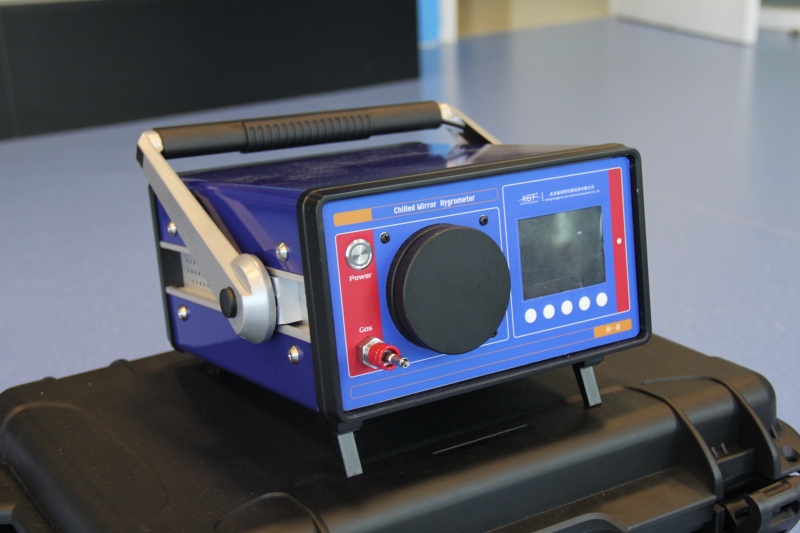 朝露 精密智能露點儀